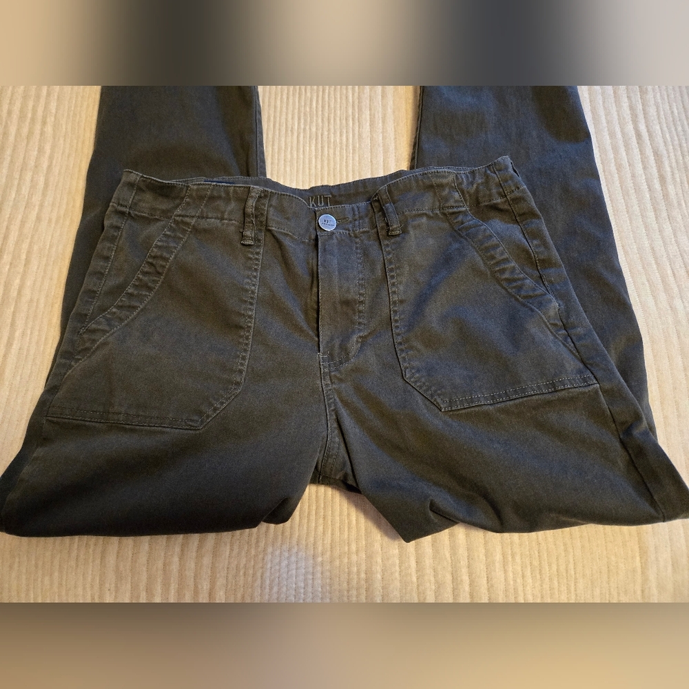 KUT FROM THE KLOTH DARK GREEN ANKLE STRAIGHT LEG PANTS. SIZE 12.